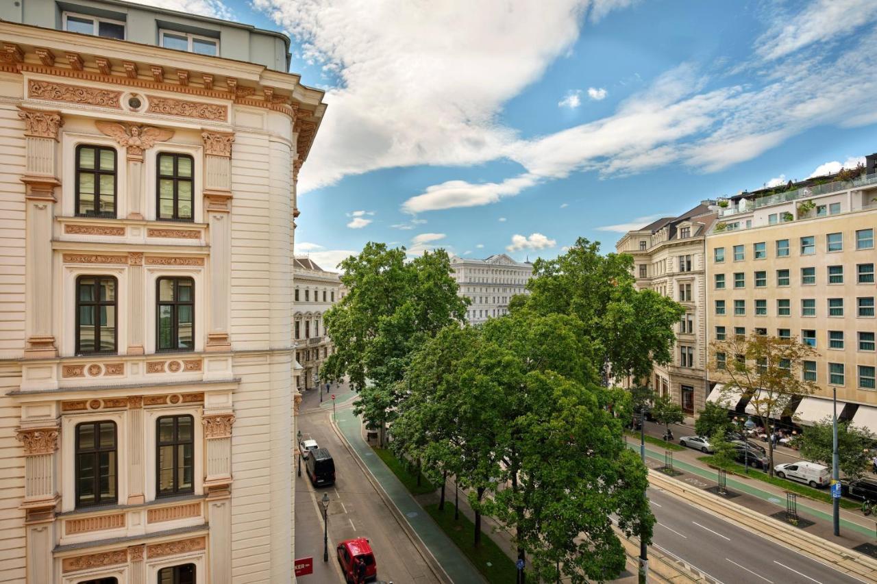 Люкс Ritz-Carlton Albertina з доступом до клубного лаунжу та видом на місто